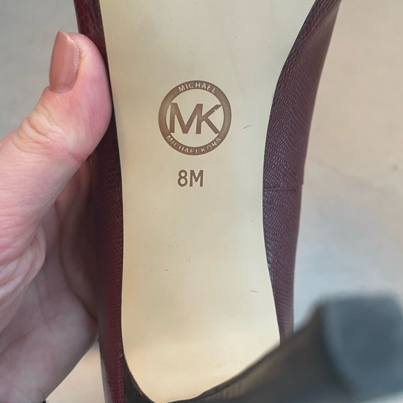 Michael Kors size 8 heels. Excellent condition. - Picture 4 of 4